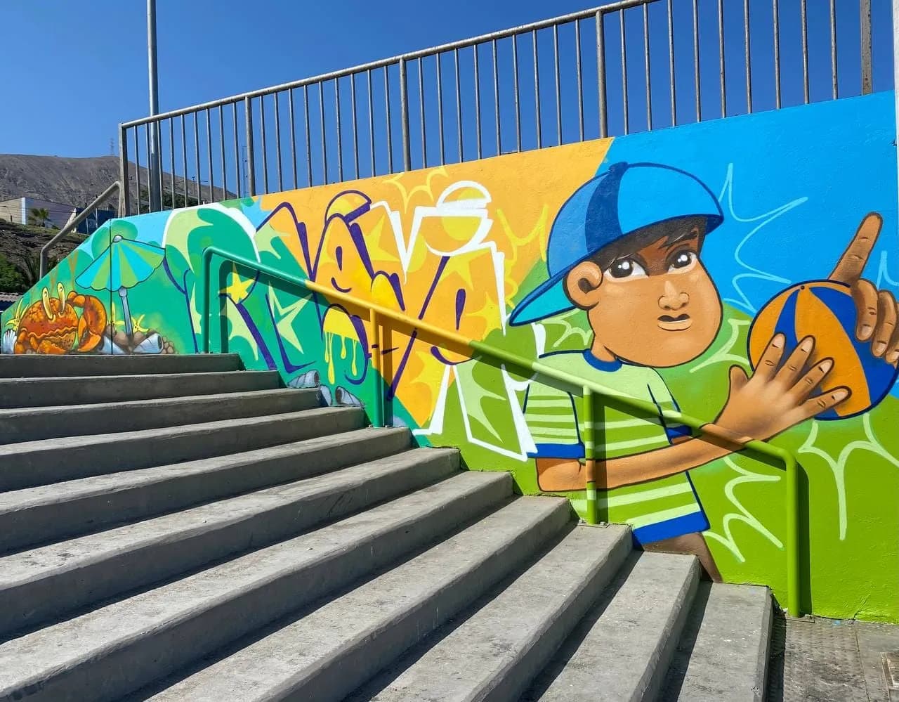 ERRE Embellece Tocopilla: Murales en Playa El Salitre Fusionan Arte y Vida Saludable