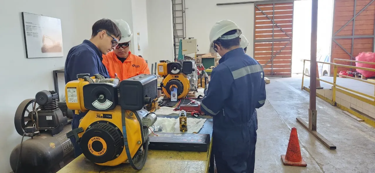 Certificación Gratuita: 198 Estudiantes de Liceos Técnicos Profesionales en el Proyecto FNDR Ruta...