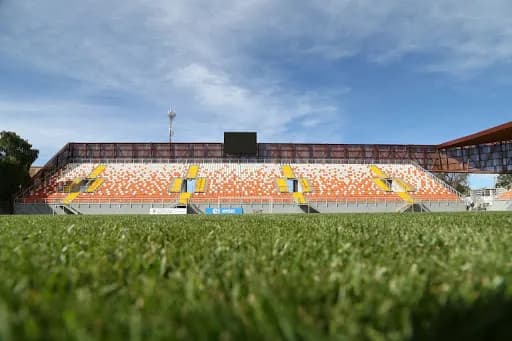 Con orden de alejamiento y arraigo nacional quedó el jugador de Cobreloa tras presunta violación:...