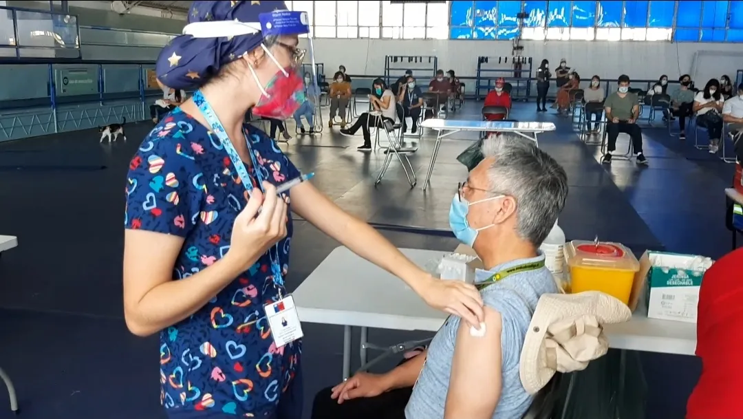 LLAMAN  A TRABAJADORES DEL SECTOR PRIVADO DE SALUD A COLOCARSE LA SEGUNDA DOSIS.