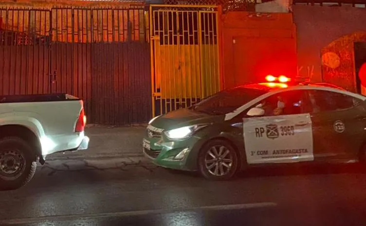 Cumpleaños termina con 14 detenidos en Antofagasta.