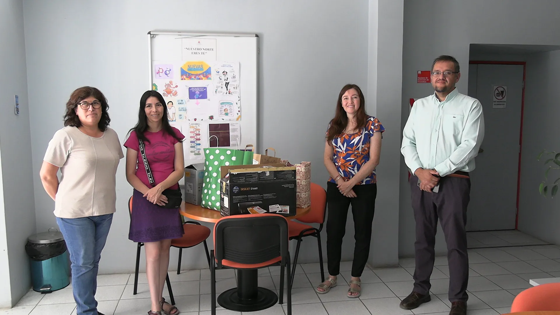 Donan más de 300 libros e impresoras nuevas al Centro de Formación Técnica Estatal de la Región d...