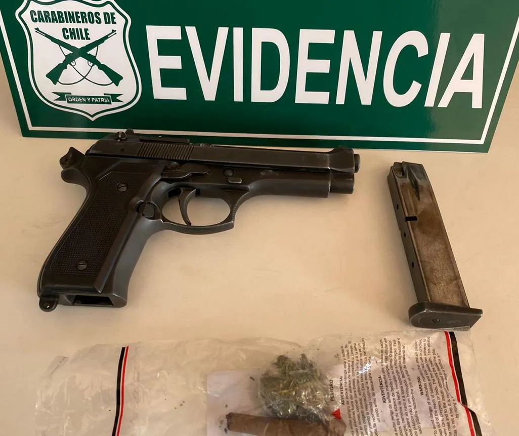Antofagasta: Carabineros detiene a sujeto que portaba un arma de fuego, sujeto es sorprendido al...