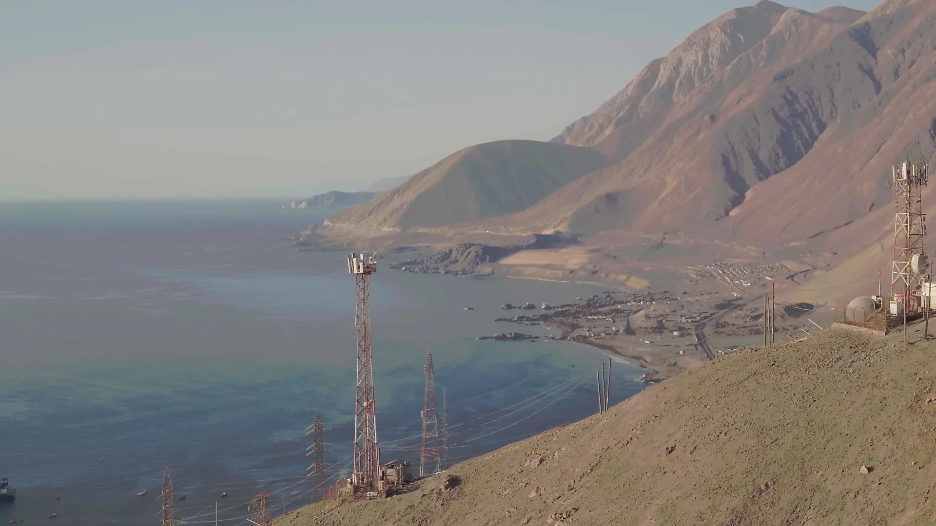WOM inaugura la primera de las antenas que entregará conectividad en localidades aisladas de la R...