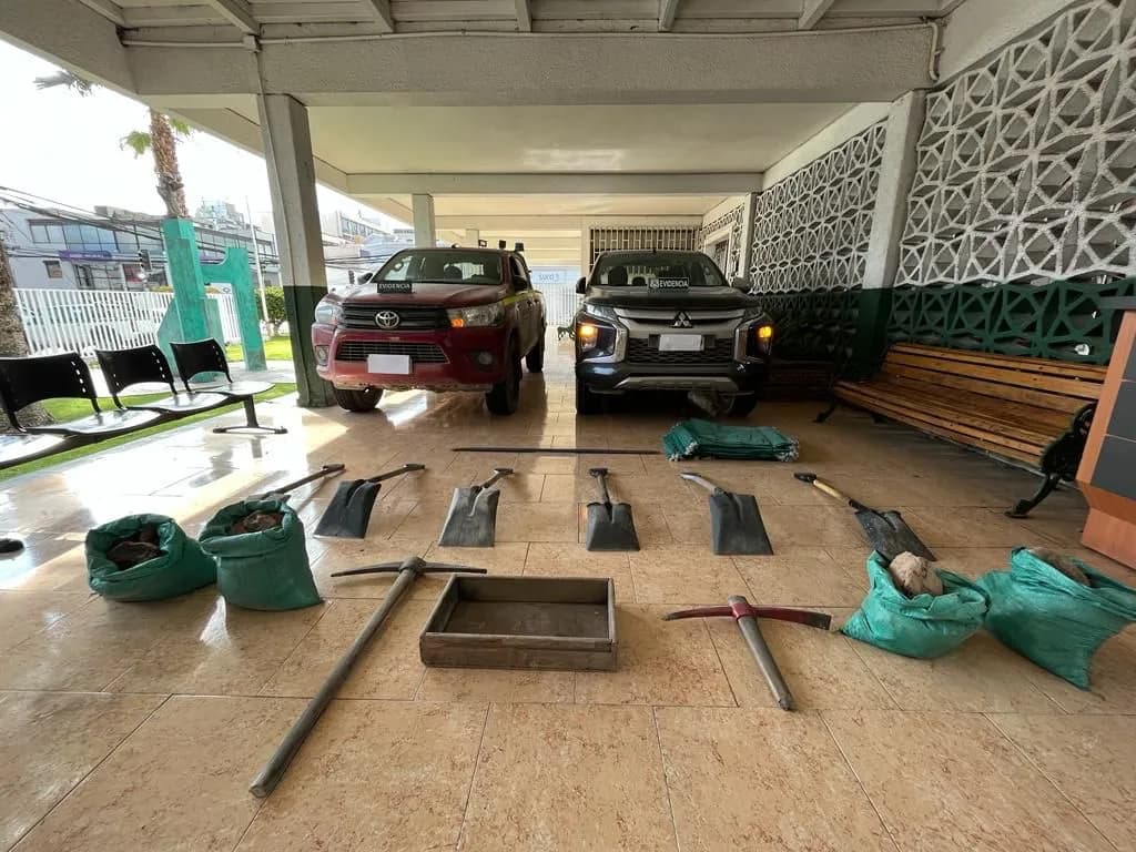 Carabineros detuvo a 11 sujetos por robo de cobre al interior de Minera en Antofagasta.