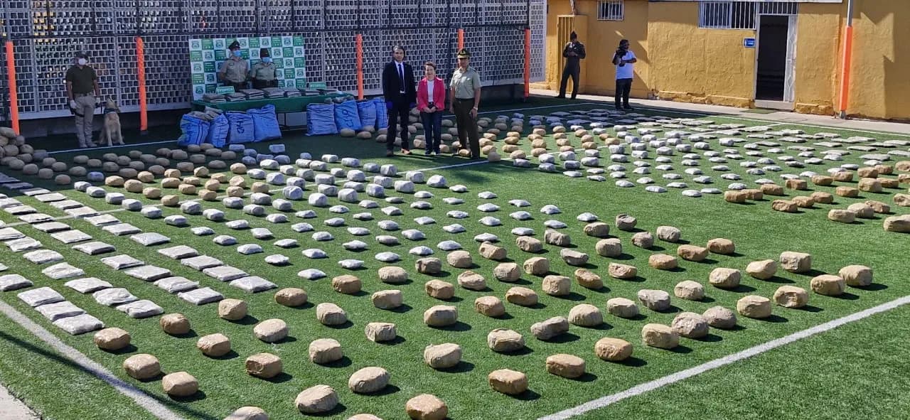 Carabineros incauta más de 1 millón 600 mil dosis de drogas en cercanías de María Elena