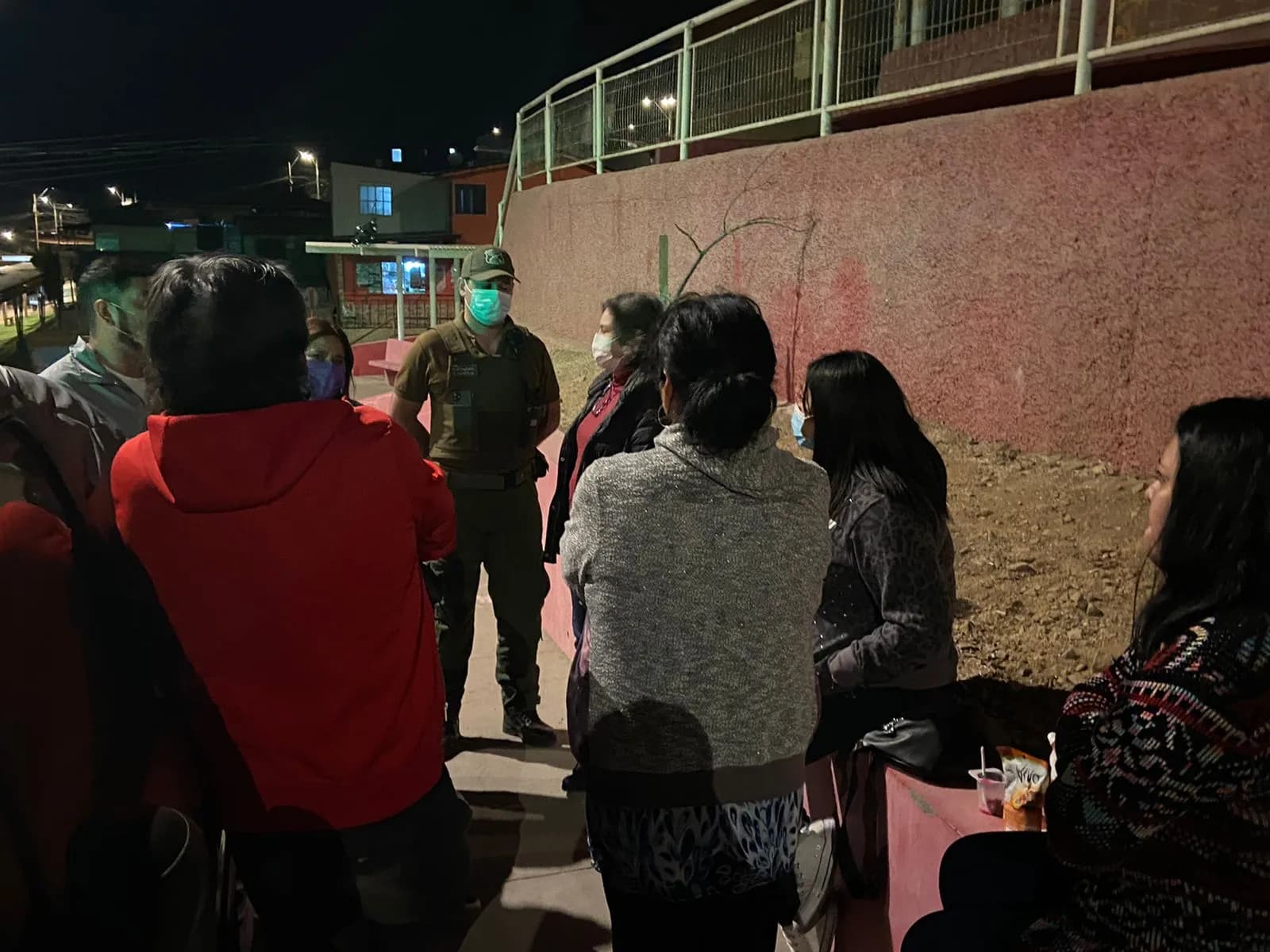 Autoridades locales y Carabineros realizaron fiscalizaciones nocturna en varios puntos de Tocopilla.