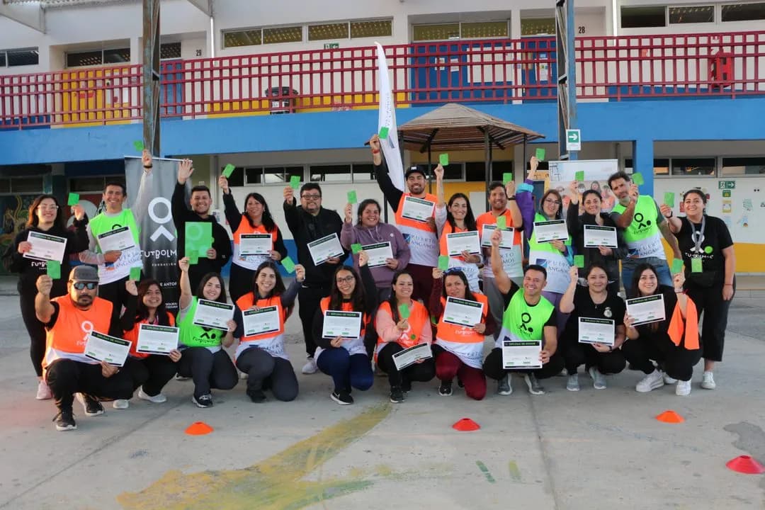 La metodología Fútbol Más con que se capacitan docentes mejilloninos para mejorar la convivencia...