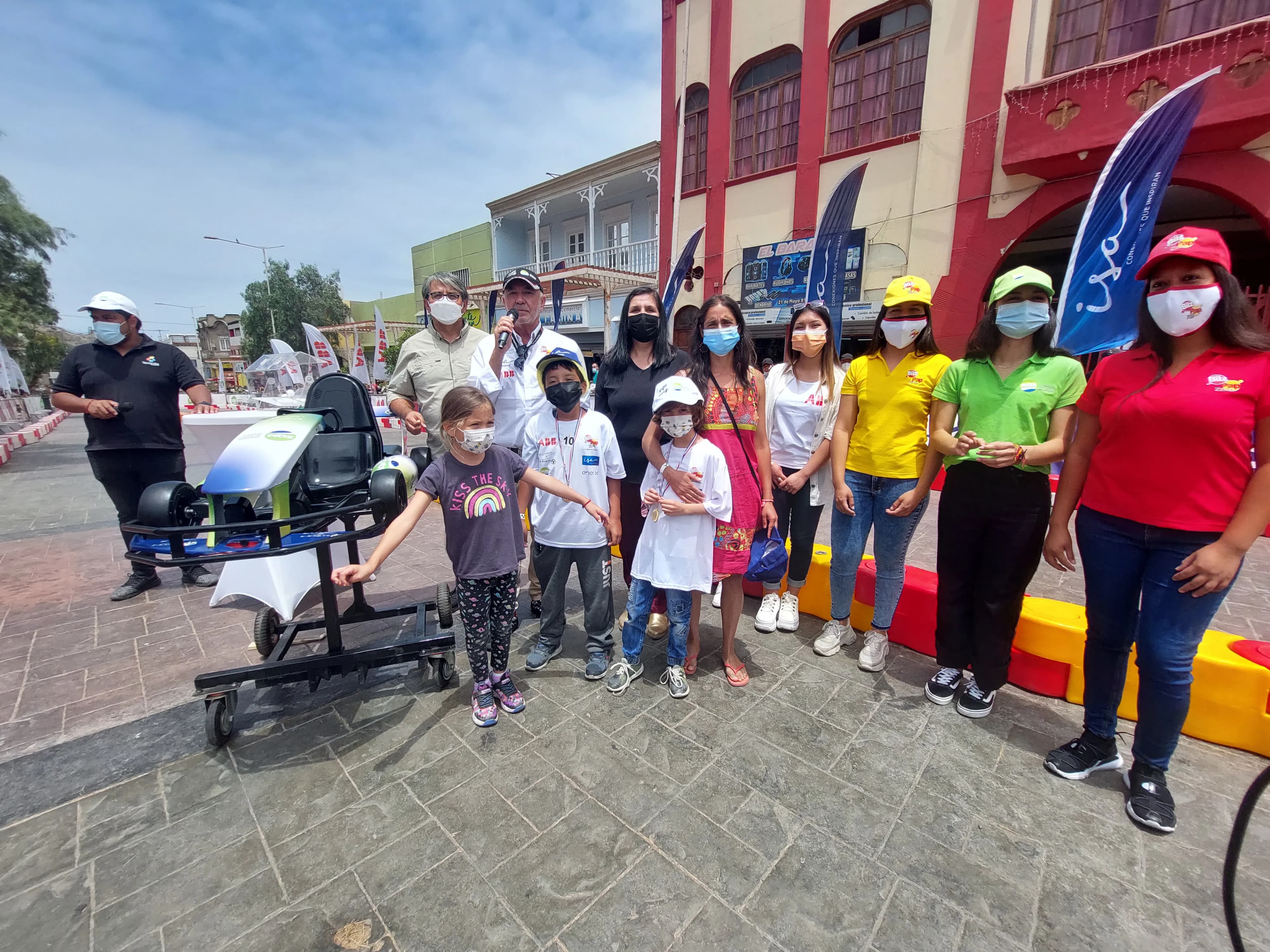 Hoy el paseo se vistió de banderas a cuadros e hizo rugir los motores.