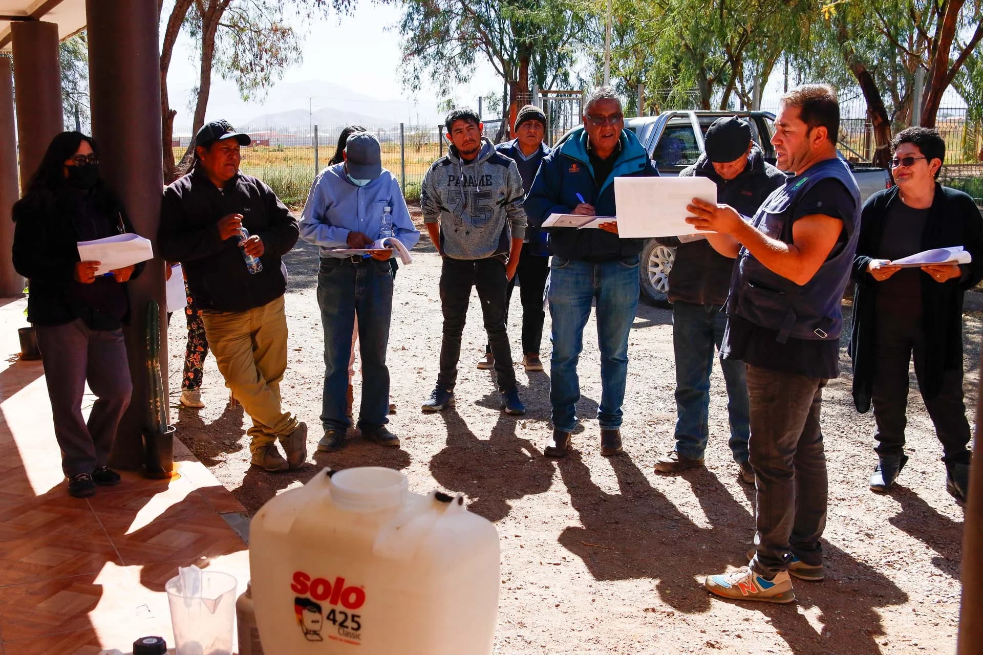 Productores loínos refuerzan conocimientossobre el manejo y control de la Mostaza Negra.