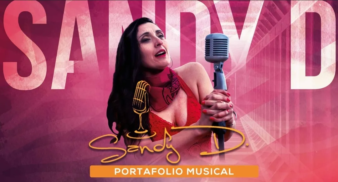 Artista tocopillana deslumbra con su voz y sueña con realizar en espectáculo en la comuna de Toco...