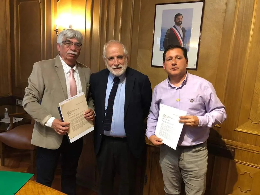 Consejeros Regionales se reunen con Ministro de Vivienda para analizar problemática regional en m...