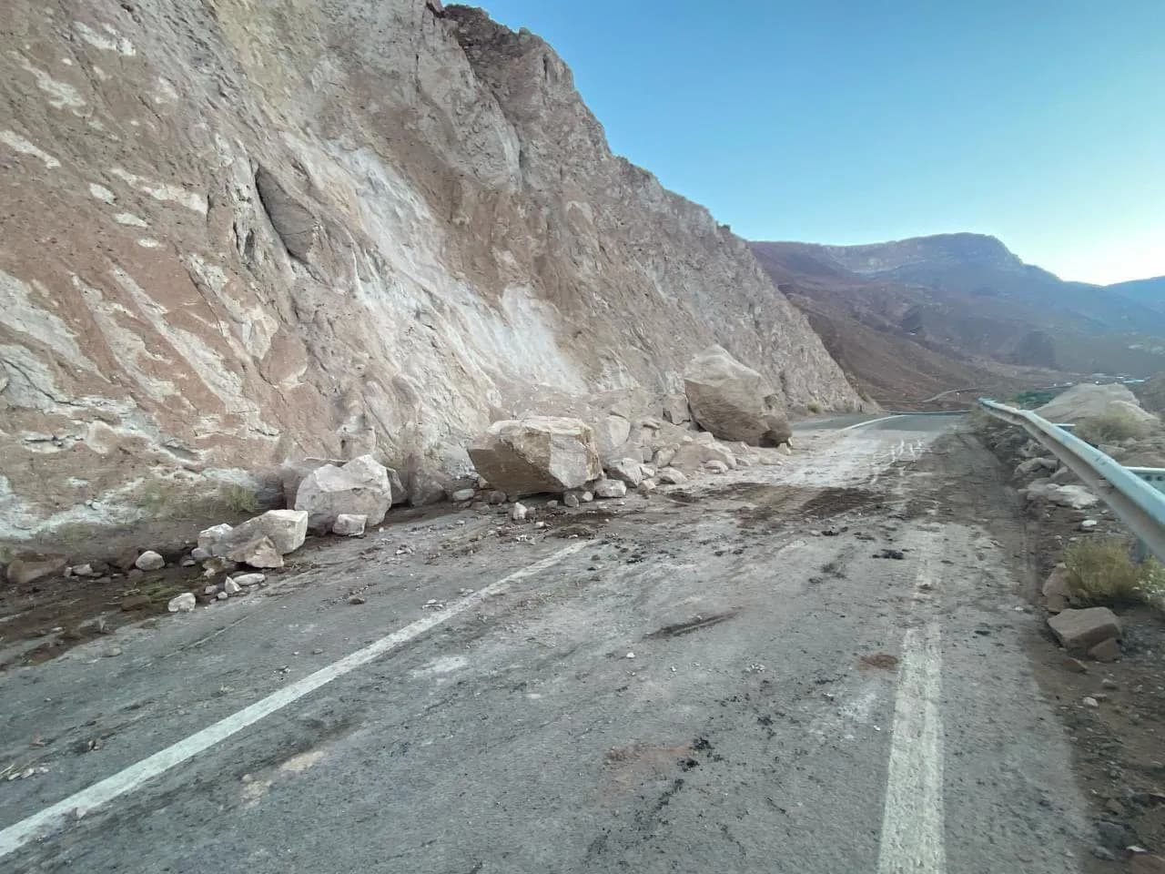 MOP Antofagasta: Precaución en carreteras por lluvias estivales y trabajos de despeje en curso