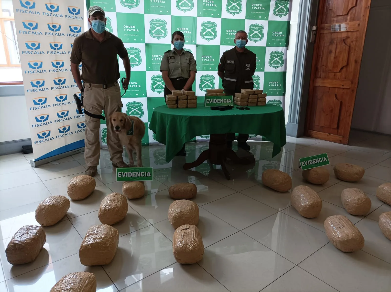 Conductor detenido con droga y una subametralladora quedó en prisión preventiva.