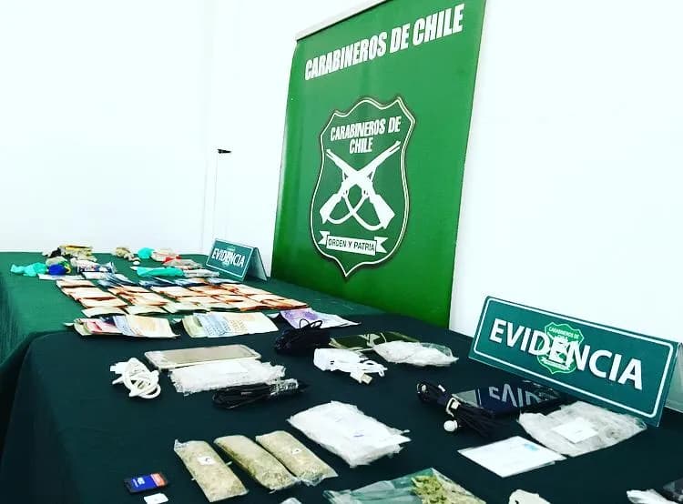 Tres detenidos por tráfico en Investigación conjunta de Carabineros, GENCHI y Fiscalía.