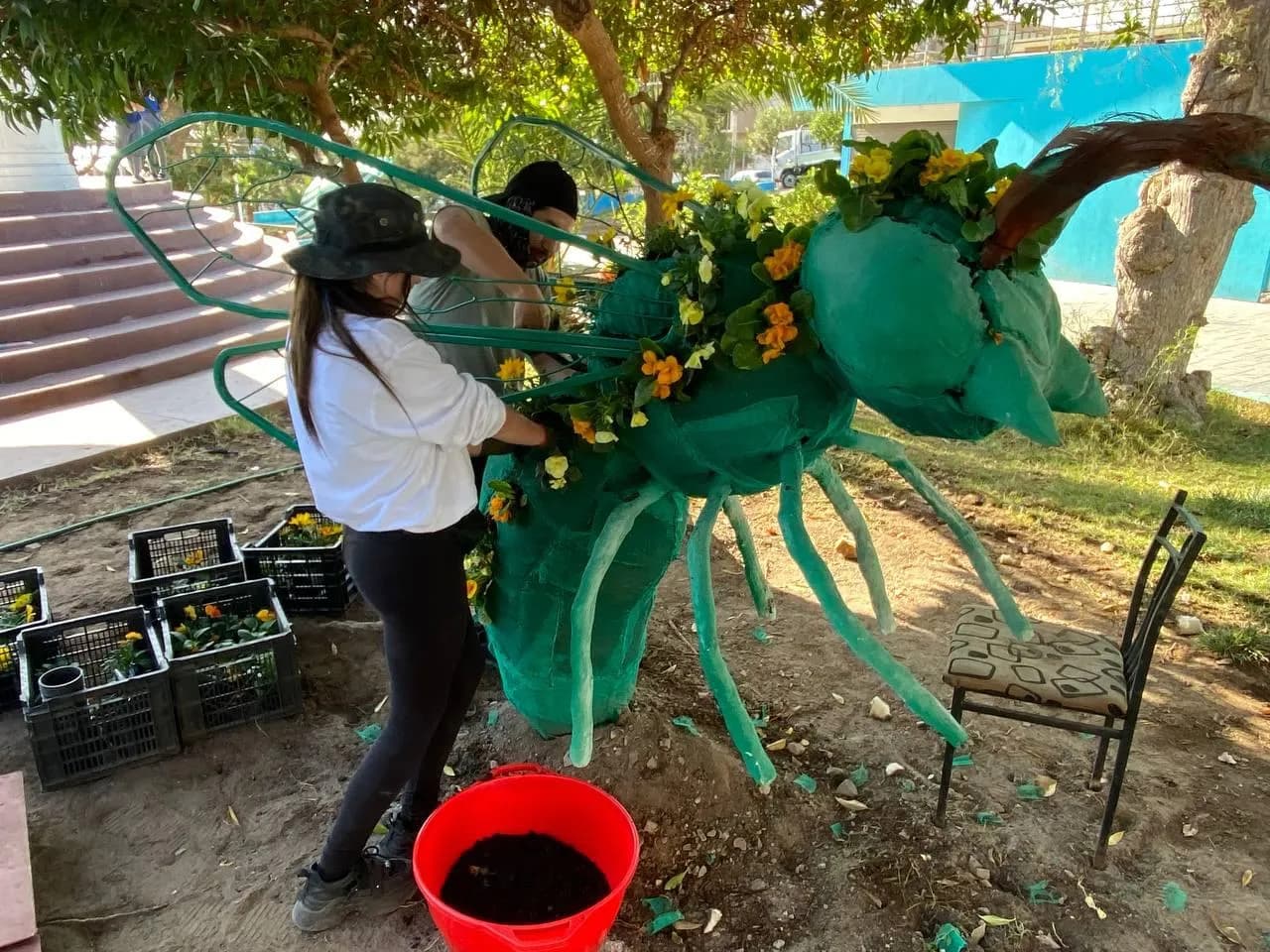 Fantásticas esculturas de animales que se están instalando en la plaza Carlos Condell