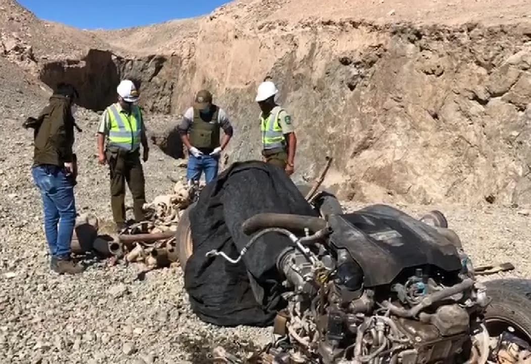 Carabineros encuentra desarmaduria ilegal al interior de pique minero abandonado.