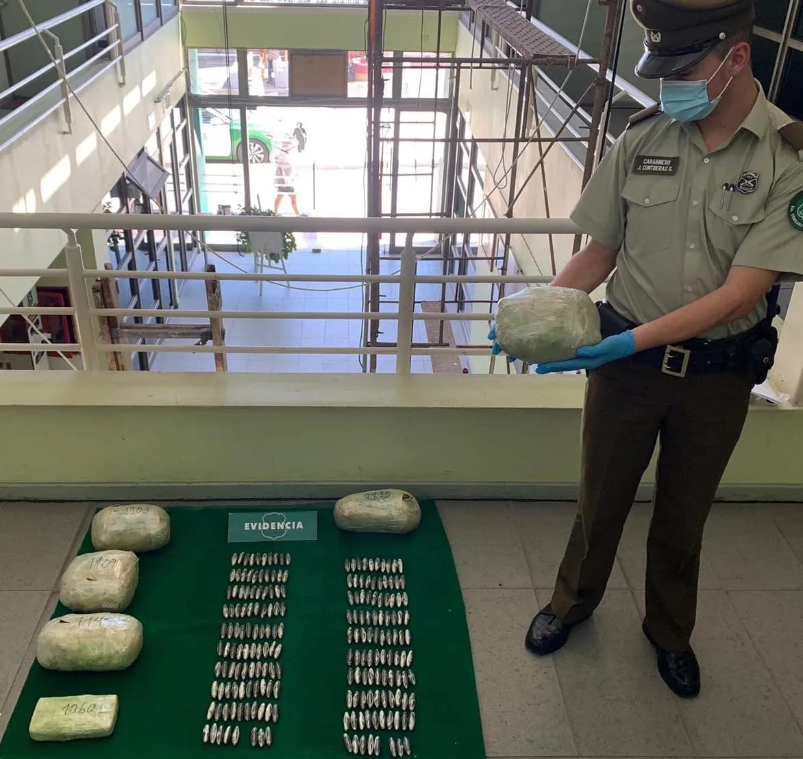 Carabineros detiene a mujer por tráfico de drogas en Tocopilla.
