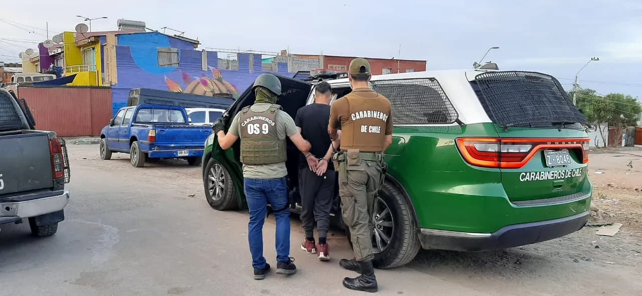O.S.9 de Antofagasta detiene a sujeto por porte ilegal de arma de fuego y munición.