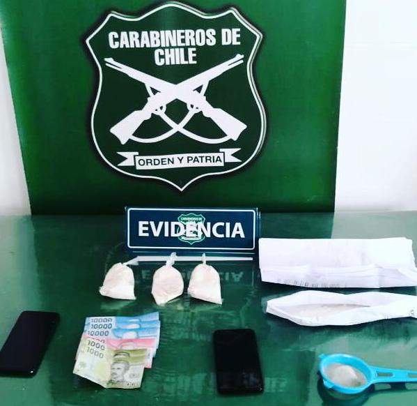 Dos mujeres detenidas con casi 1000 dosis de cocaína base en Antofagasta.
