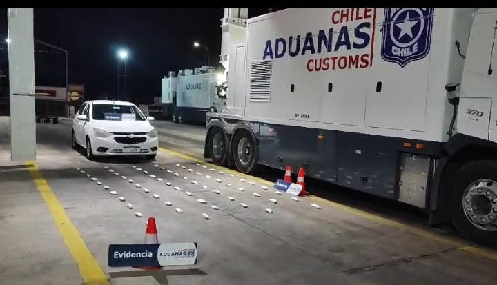 Aduanas intercepta auto con ketamina en Quillagua