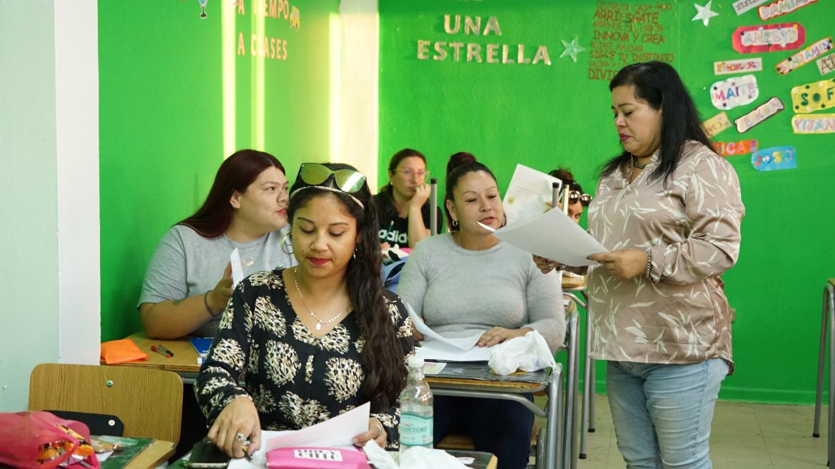 75 adultos con estudios inconclusos en la región podrán terminar la enseñanza media con ayuda de Minera El Abra