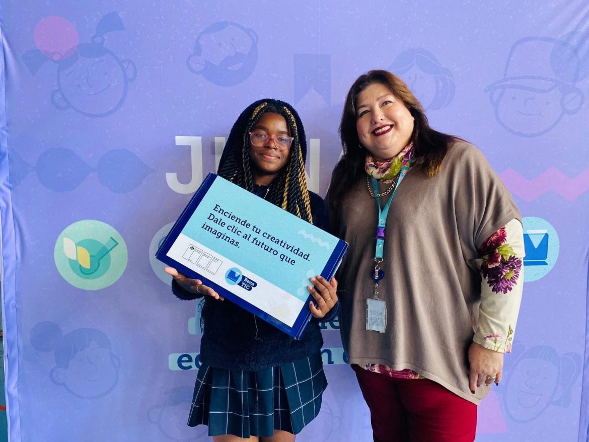 Junaeb entrega casi el 50% de los computadores a estudiantes de séptimo básico de la Región de Antofagasta